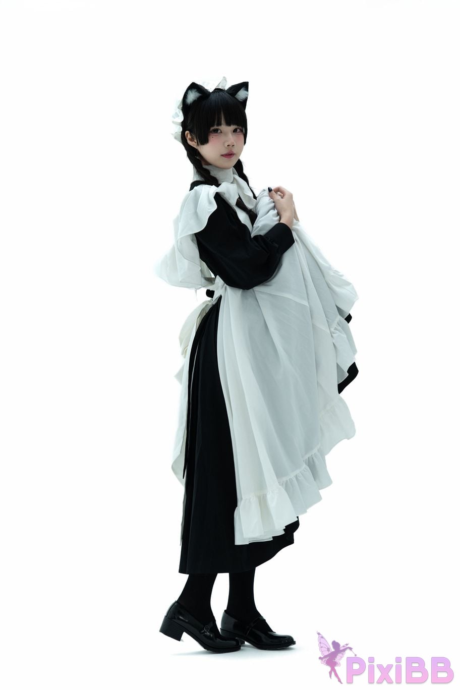 Cosplayer Shimizu Nagi maid illustrated book PixiBB.COM 020