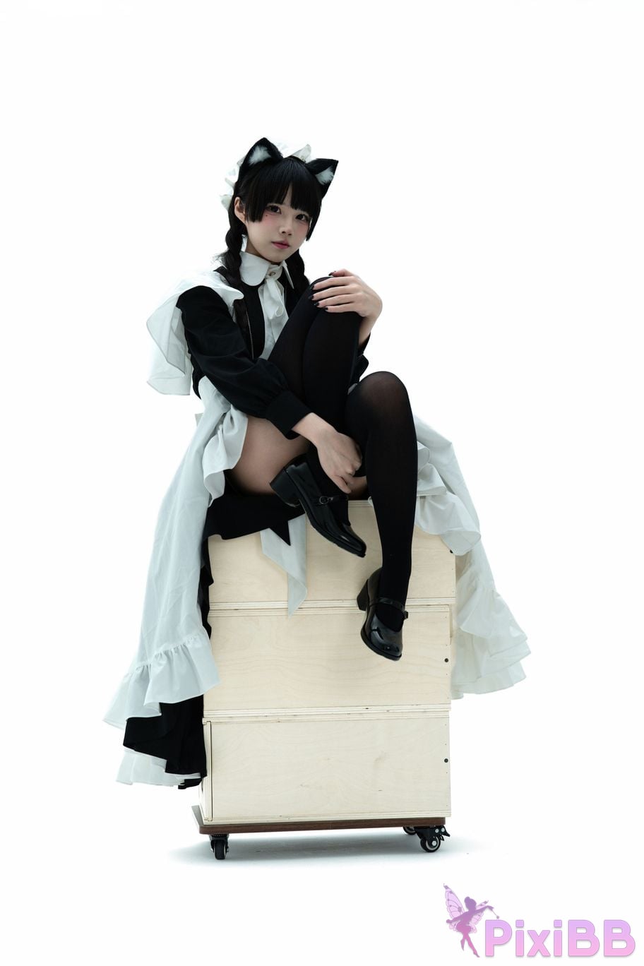 Cosplayer Shimizu Nagi maid illustrated book PixiBB.COM 026