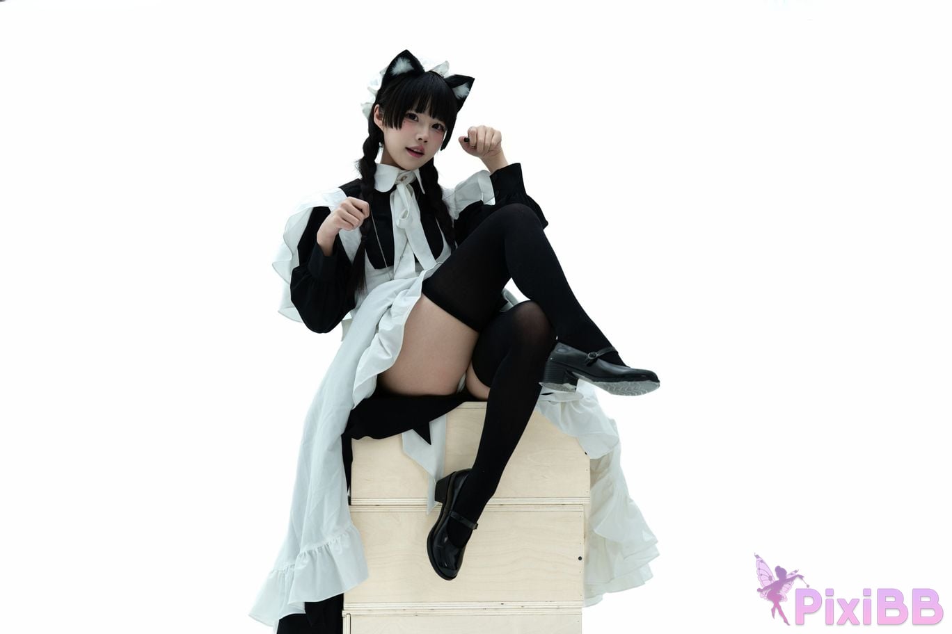 Cosplayer Shimizu Nagi maid illustrated book PixiBB.COM 027