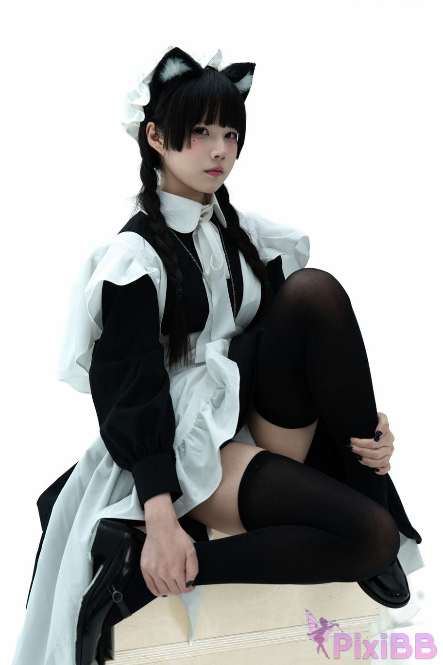 Cosplayer Shimizu Nagi maid illustrated book PixiBB.COM 030
