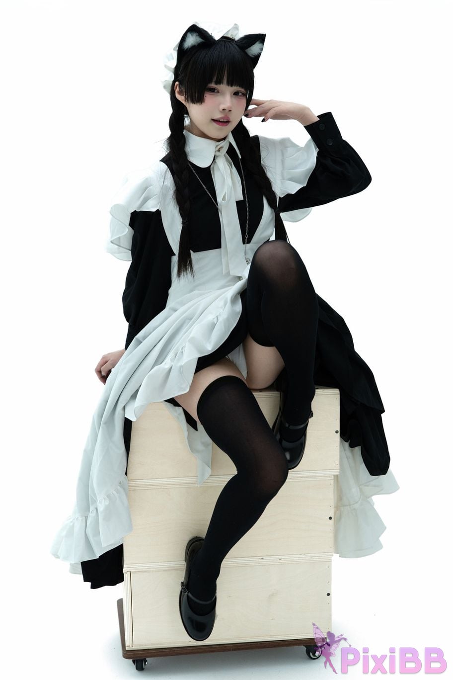 Cosplayer Shimizu Nagi maid illustrated book PixiBB.COM 033