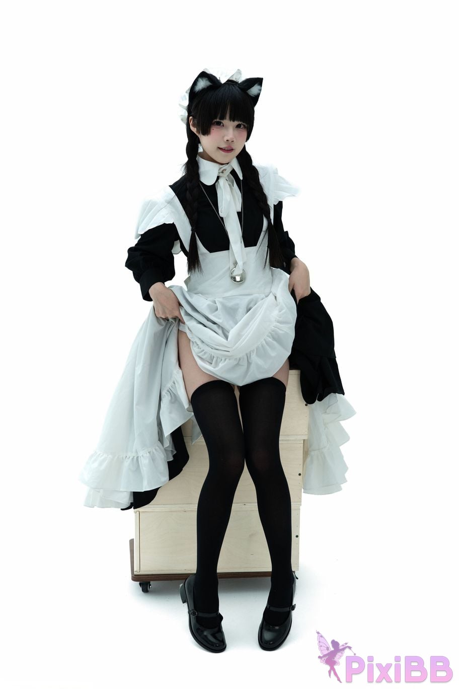 Cosplayer Shimizu Nagi maid illustrated book PixiBB.COM 036