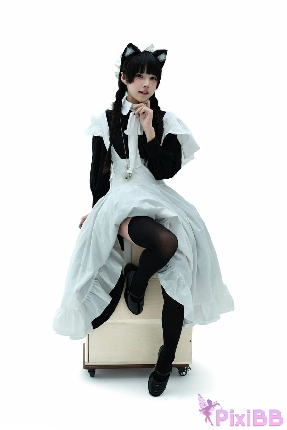 Cosplayer Shimizu Nagi maid illustrated book PixiBB.COM 037