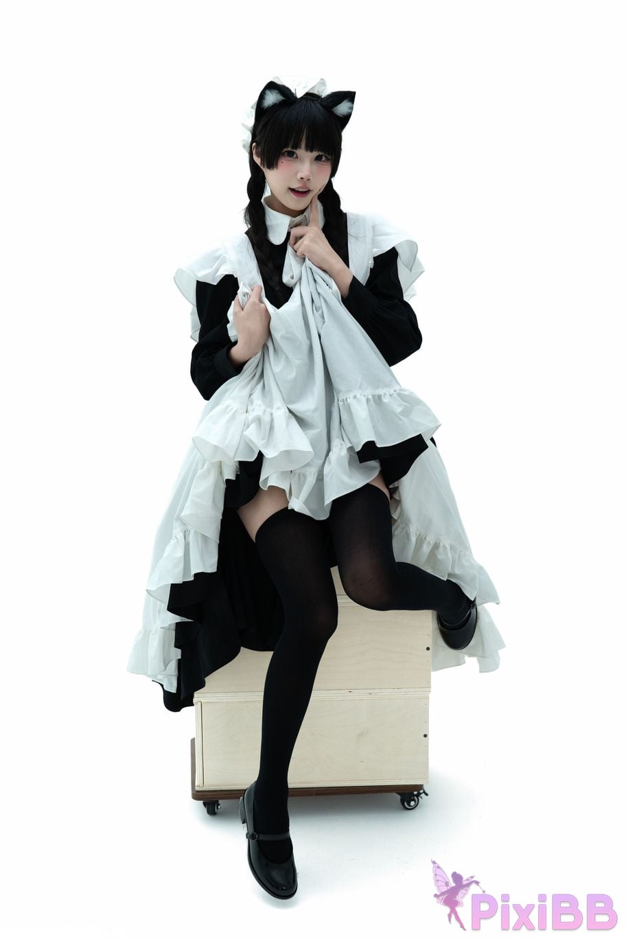 Cosplayer Shimizu Nagi maid illustrated book PixiBB.COM 040