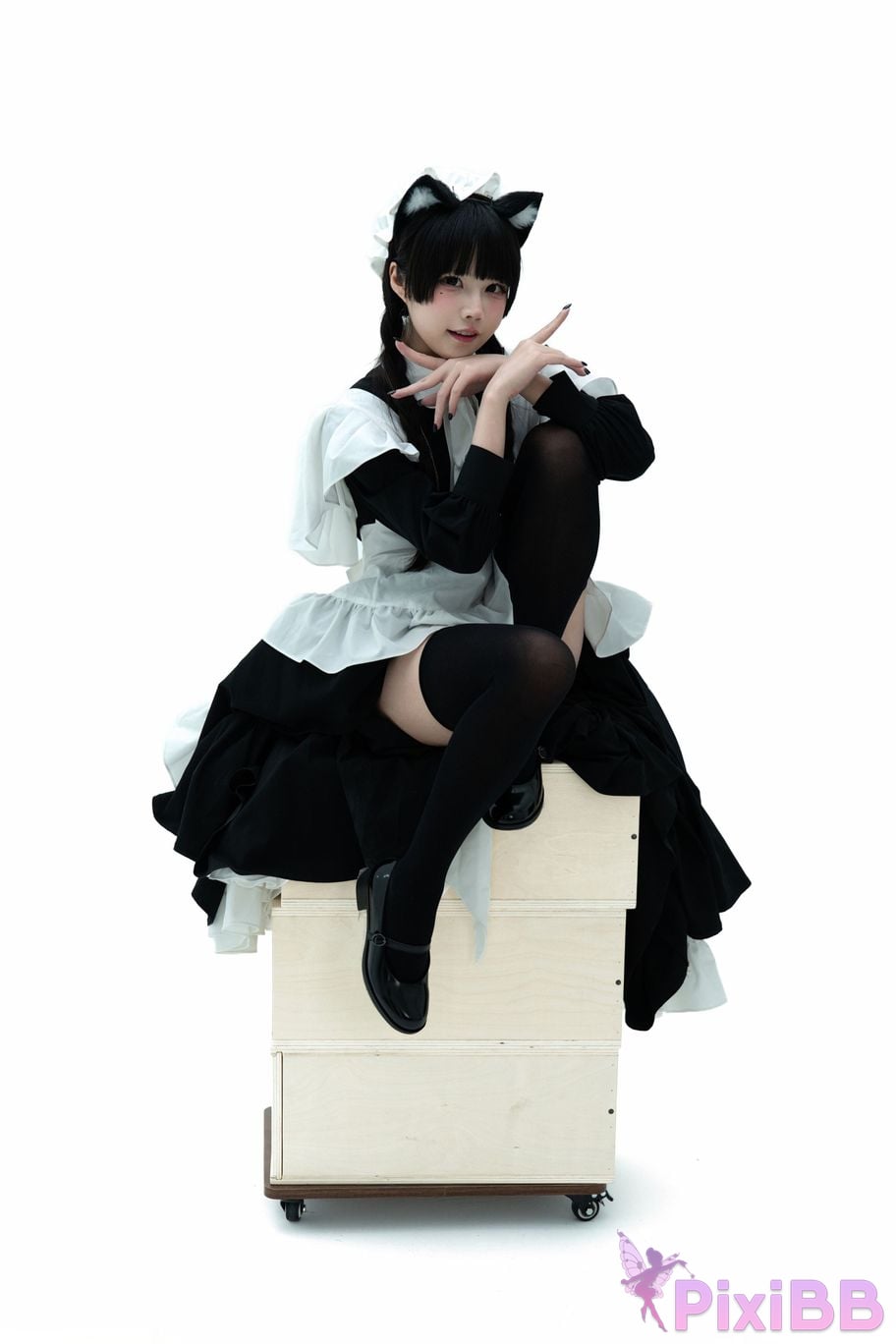 Cosplayer Shimizu Nagi maid illustrated book PixiBB.COM 041