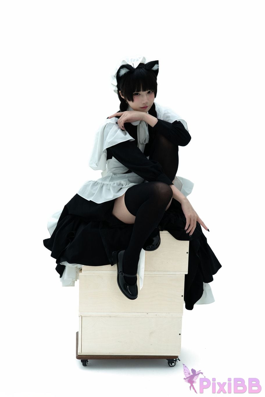 Cosplayer Shimizu Nagi maid illustrated book PixiBB.COM 042