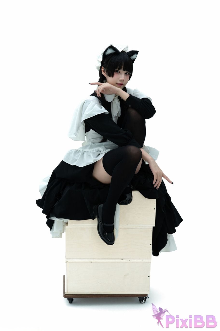 Cosplayer Shimizu Nagi maid illustrated book PixiBB.COM 043