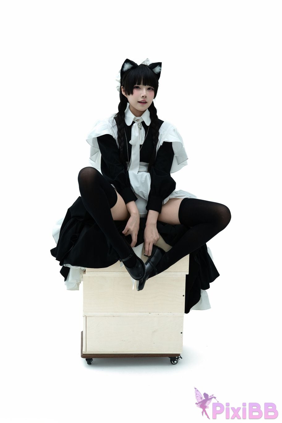 Cosplayer Shimizu Nagi maid illustrated book PixiBB.COM 045