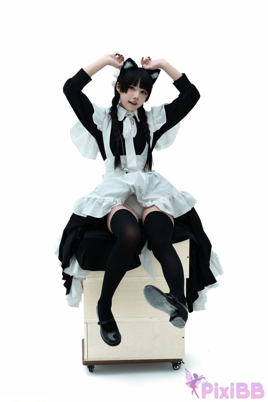 Cosplayer Shimizu Nagi maid illustrated book PixiBB.COM 046