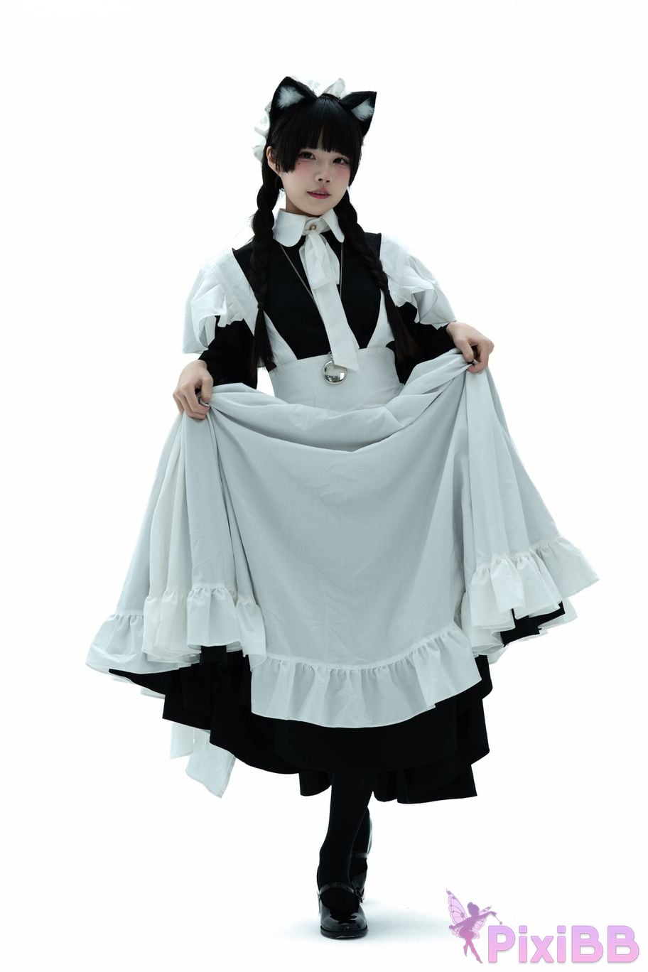 Cosplayer Shimizu Nagi maid illustrated book PixiBB.COM 074