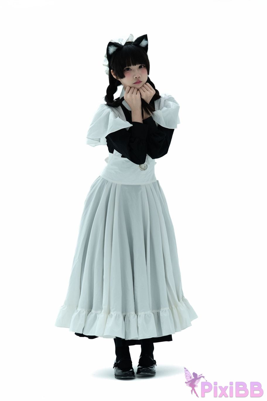 Cosplayer Shimizu Nagi maid illustrated book PixiBB.COM 086