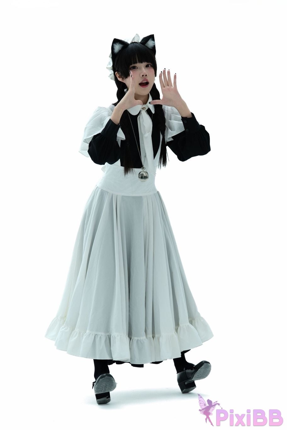 Cosplayer Shimizu Nagi maid illustrated book PixiBB.COM 087