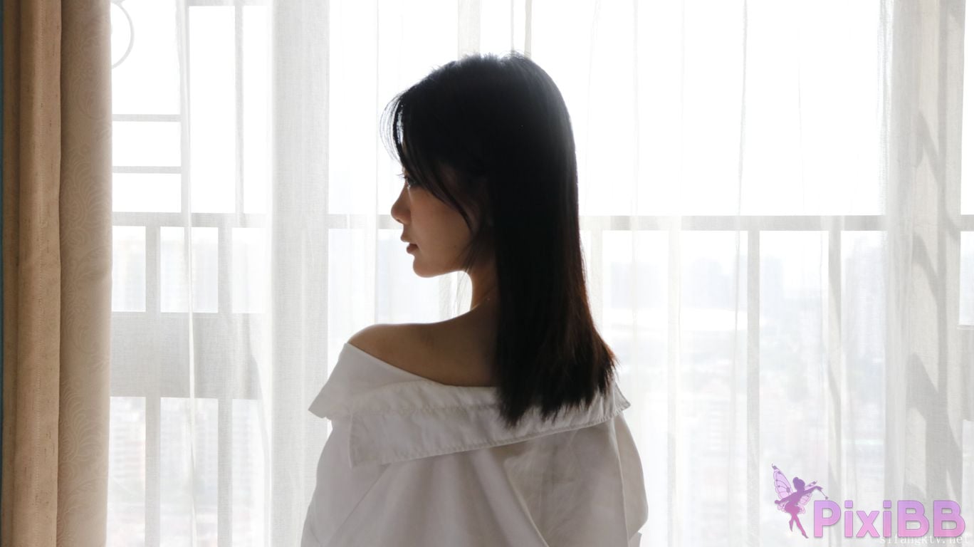 XR Uncensored Xie Xiaocong R18 XIUREN Model Whispers by the window PixiBB.COM 001