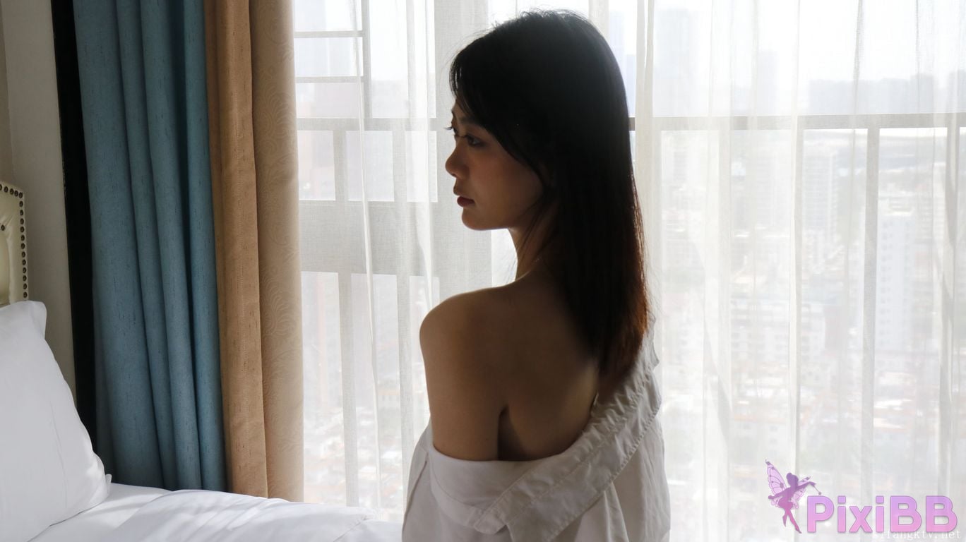 XR Uncensored Xie Xiaocong R18 XIUREN Model Whispers by the window PixiBB.COM 005