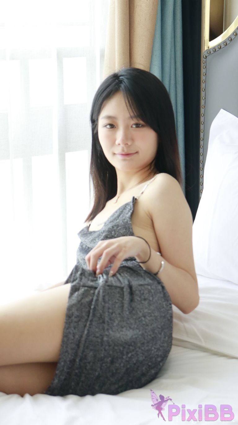 XR Uncensored Xie Xiaocong R18 XIUREN Model Whispers by the window PixiBB.COM 014