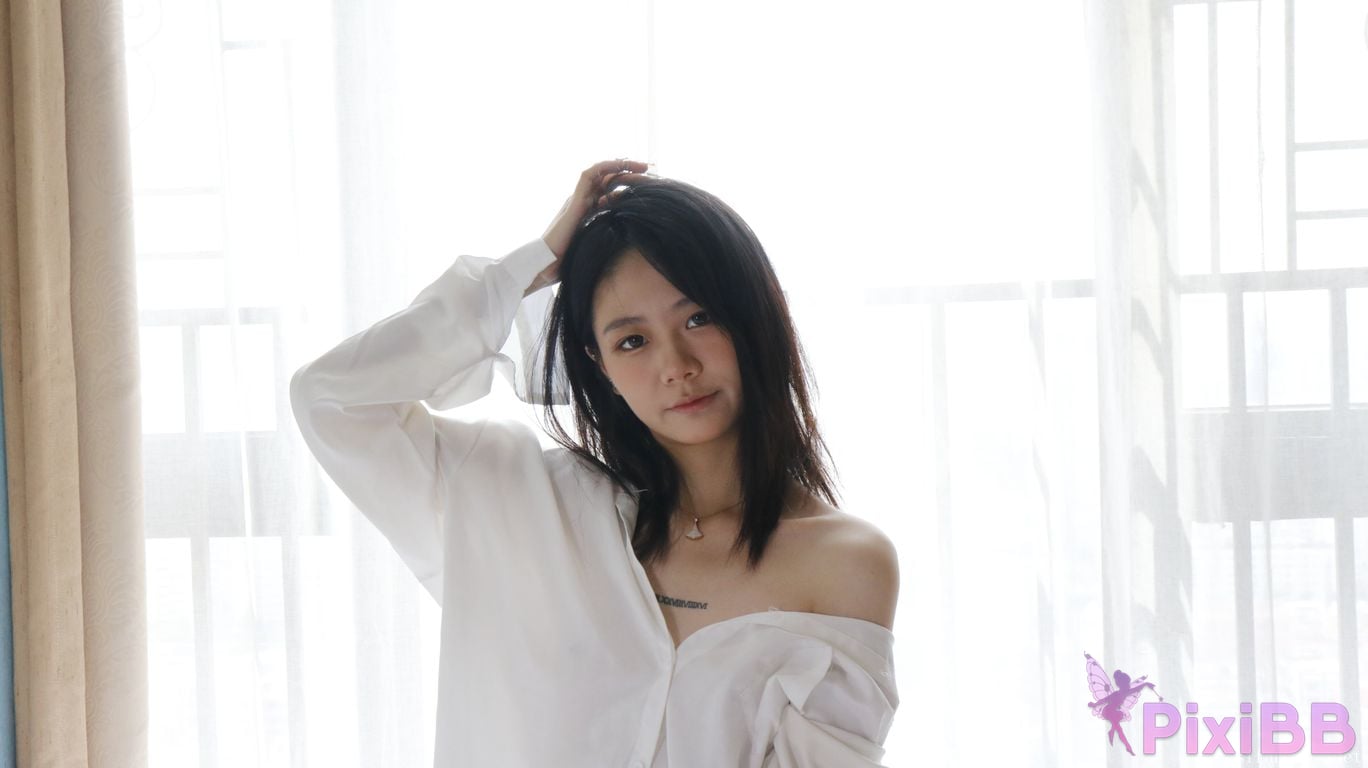 XR Uncensored Xie Xiaocong R18 XIUREN Model Whispers by the window PixiBB.COM 021
