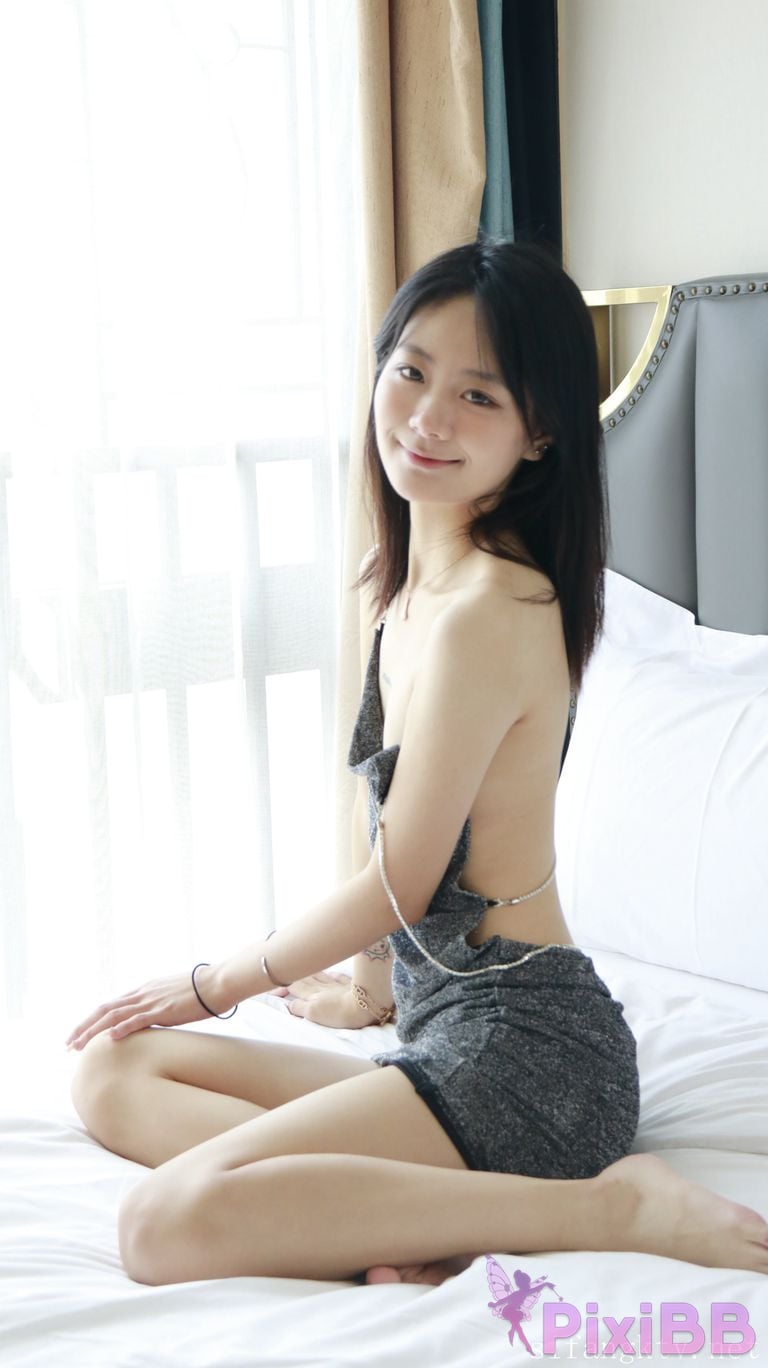 XR Uncensored Xie Xiaocong R18 XIUREN Model Whispers by the window PixiBB.COM 048