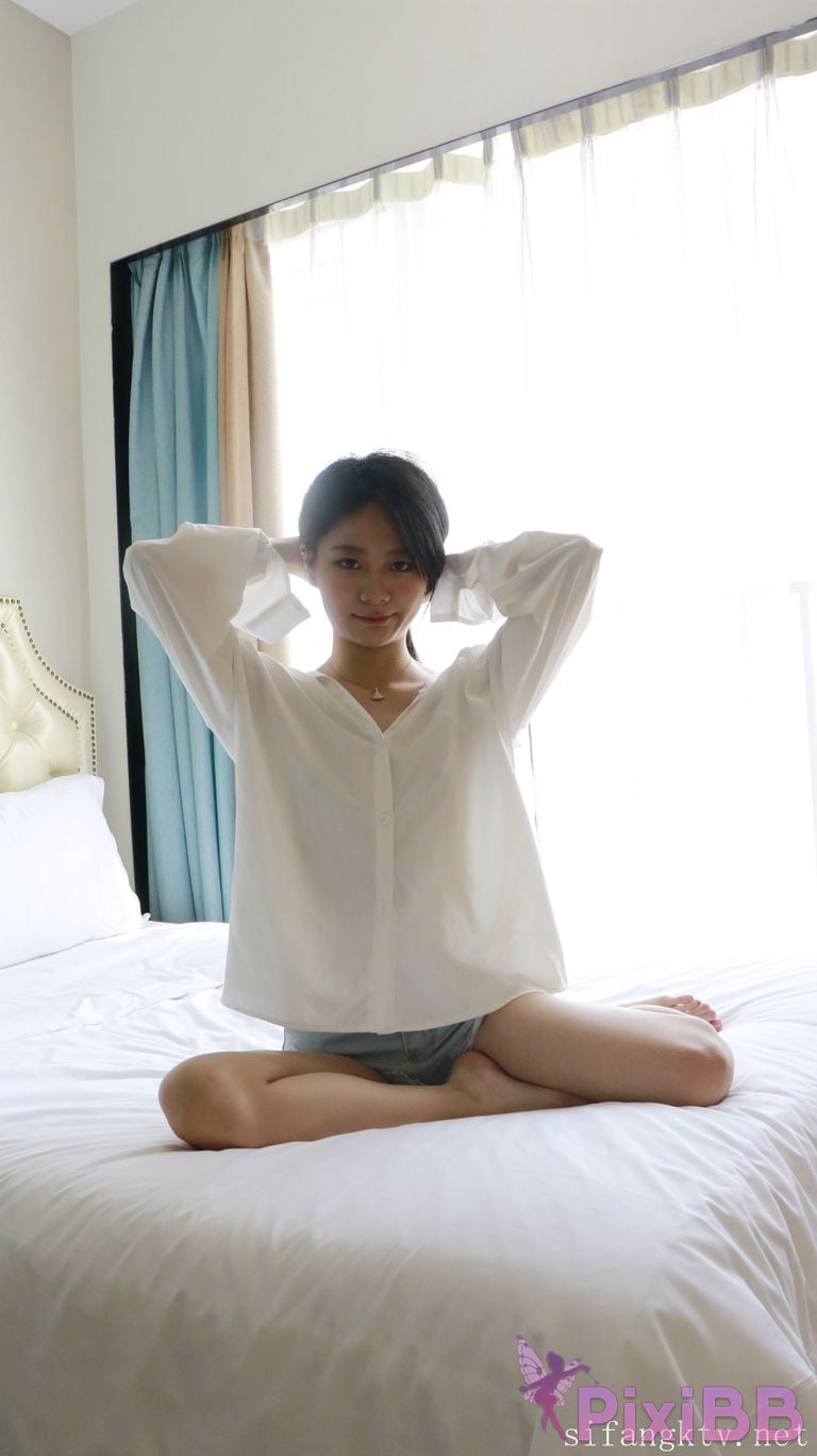 XR Uncensored Xie Xiaocong R18 XIUREN Model Whispers by the window PixiBB.COM 065