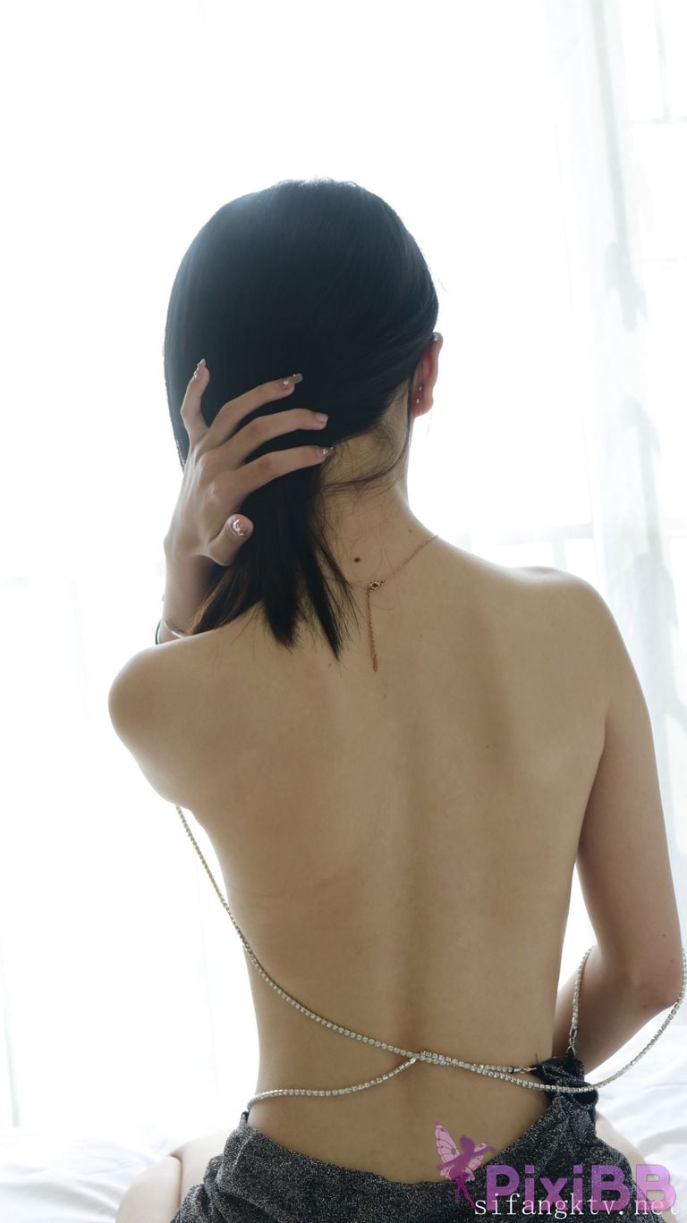 XR Uncensored Xie Xiaocong R18 XIUREN Model Whispers by the window PixiBB.COM 079