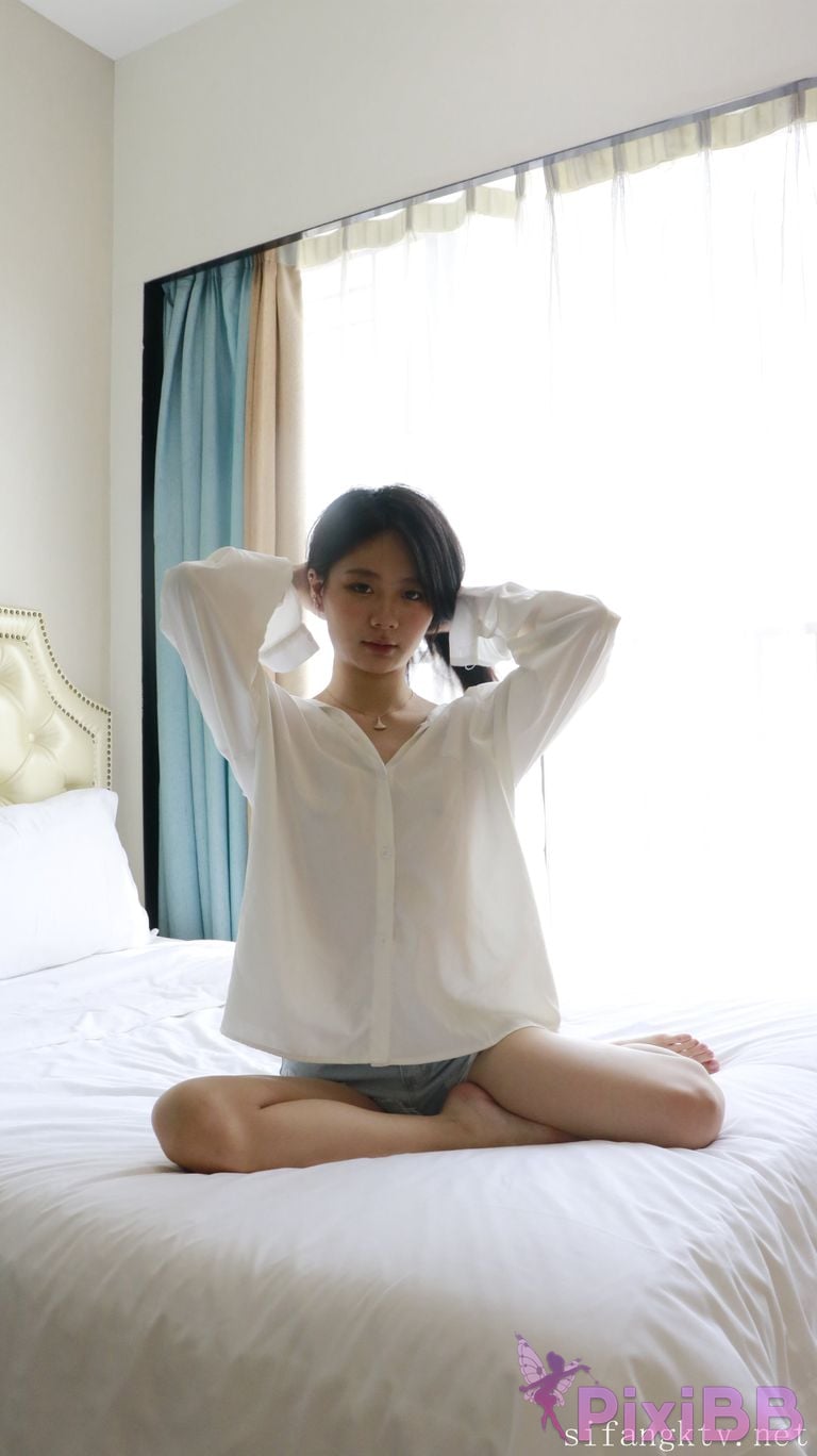 XR Uncensored Xie Xiaocong R18 XIUREN Model Whispers by the window PixiBB.COM 087