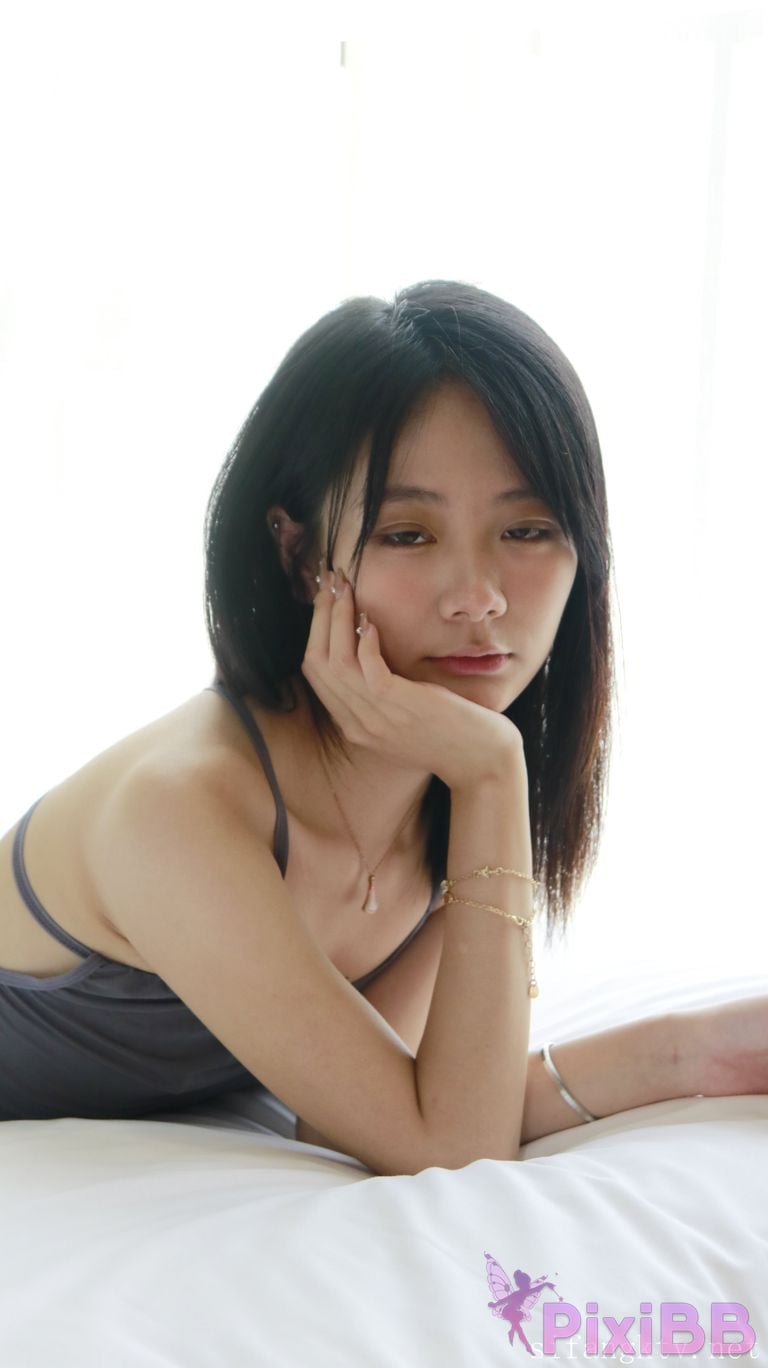 XR Uncensored Xie Xiaocong R18 XIUREN Model Whispers by the window PixiBB.COM 088