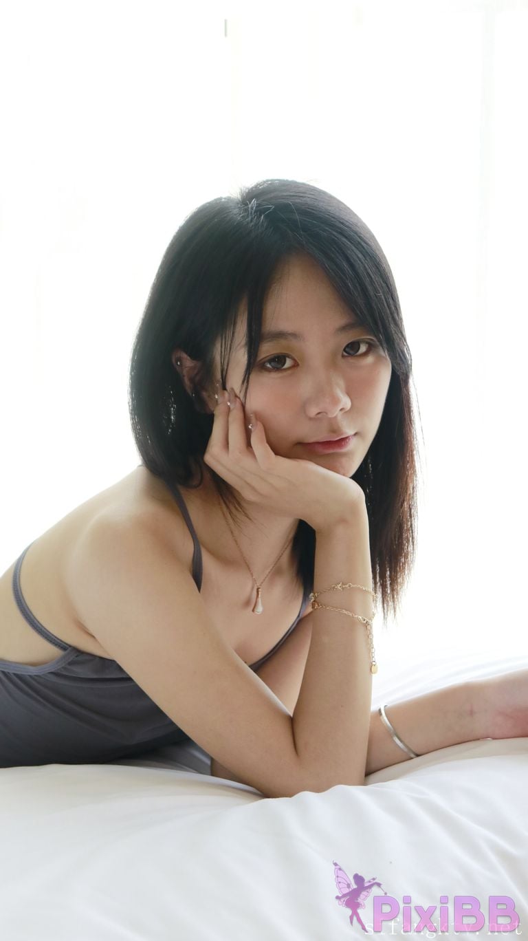 XR Uncensored Xie Xiaocong R18 XIUREN Model Whispers by the window PixiBB.COM 089