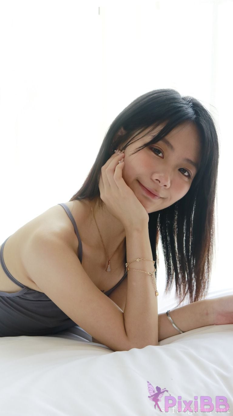 XR Uncensored Xie Xiaocong R18 XIUREN Model Whispers by the window PixiBB.COM 090