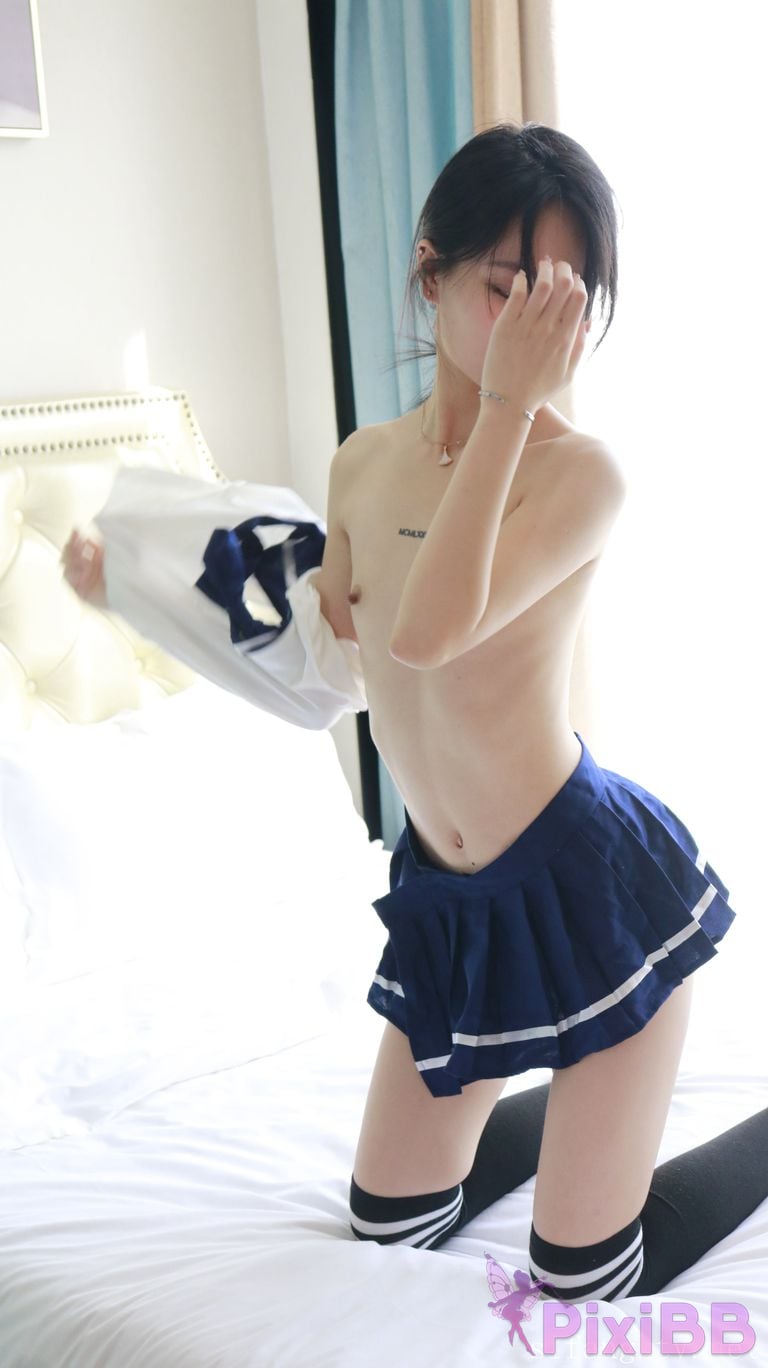 XR Uncensored Xie Xiaocong R18 XIUREN Model Whispers by the window PixiBB.COM 201