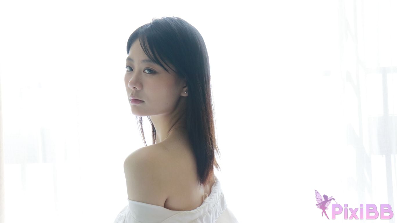 XR Uncensored Xie Xiaocong R18 XIUREN Model Whispers by the window PixiBB.COM 219