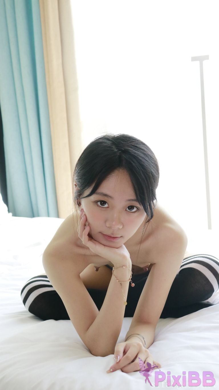 XR Uncensored Xie Xiaocong R18 XIUREN Model Whispers by the window PixiBB.COM 257