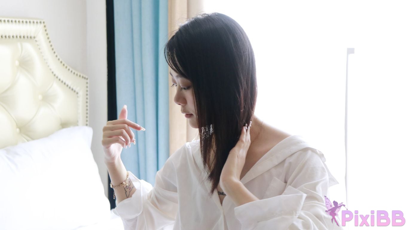XR Uncensored Xie Xiaocong R18 XIUREN Model Whispers by the window PixiBB.COM 329