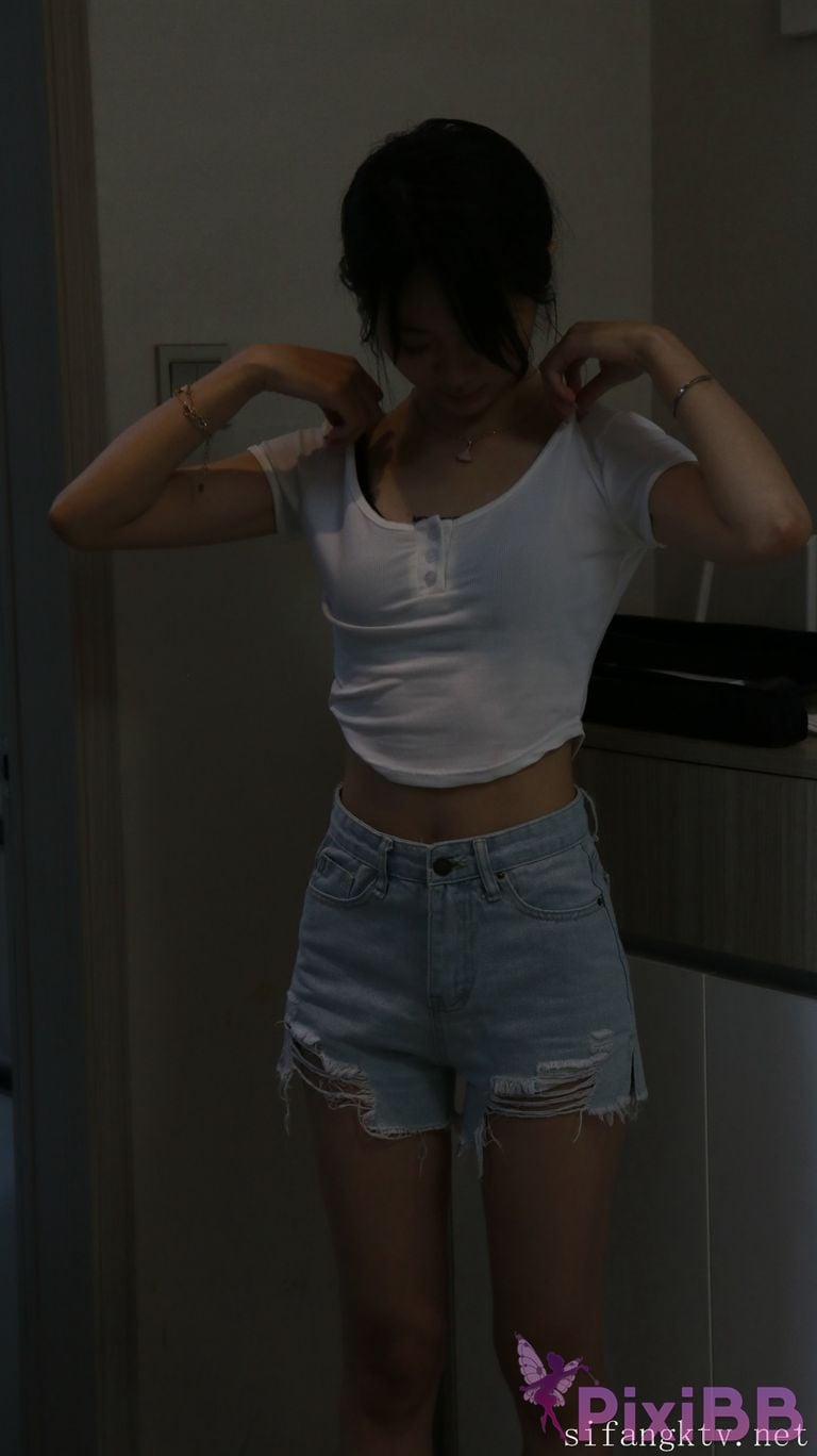 XR Uncensored Xie Xiaocong R18 XIUREN Model Whispers by the window PixiBB.COM 330