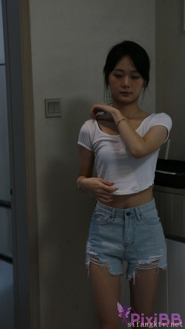 XR Uncensored Xie Xiaocong R18 XIUREN Model Whispers by the window PixiBB.COM 331