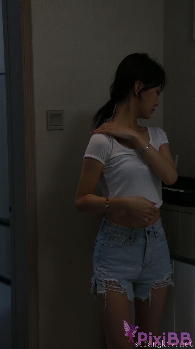 XR Uncensored Xie Xiaocong R18 XIUREN Model Whispers by the window PixiBB.COM 333