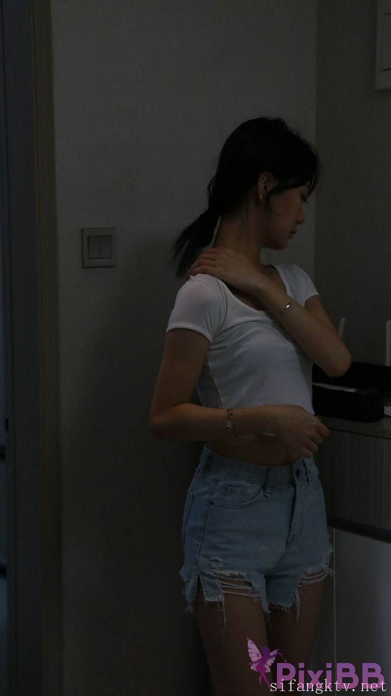 XR Uncensored Xie Xiaocong R18 XIUREN Model Whispers by the window PixiBB.COM 334