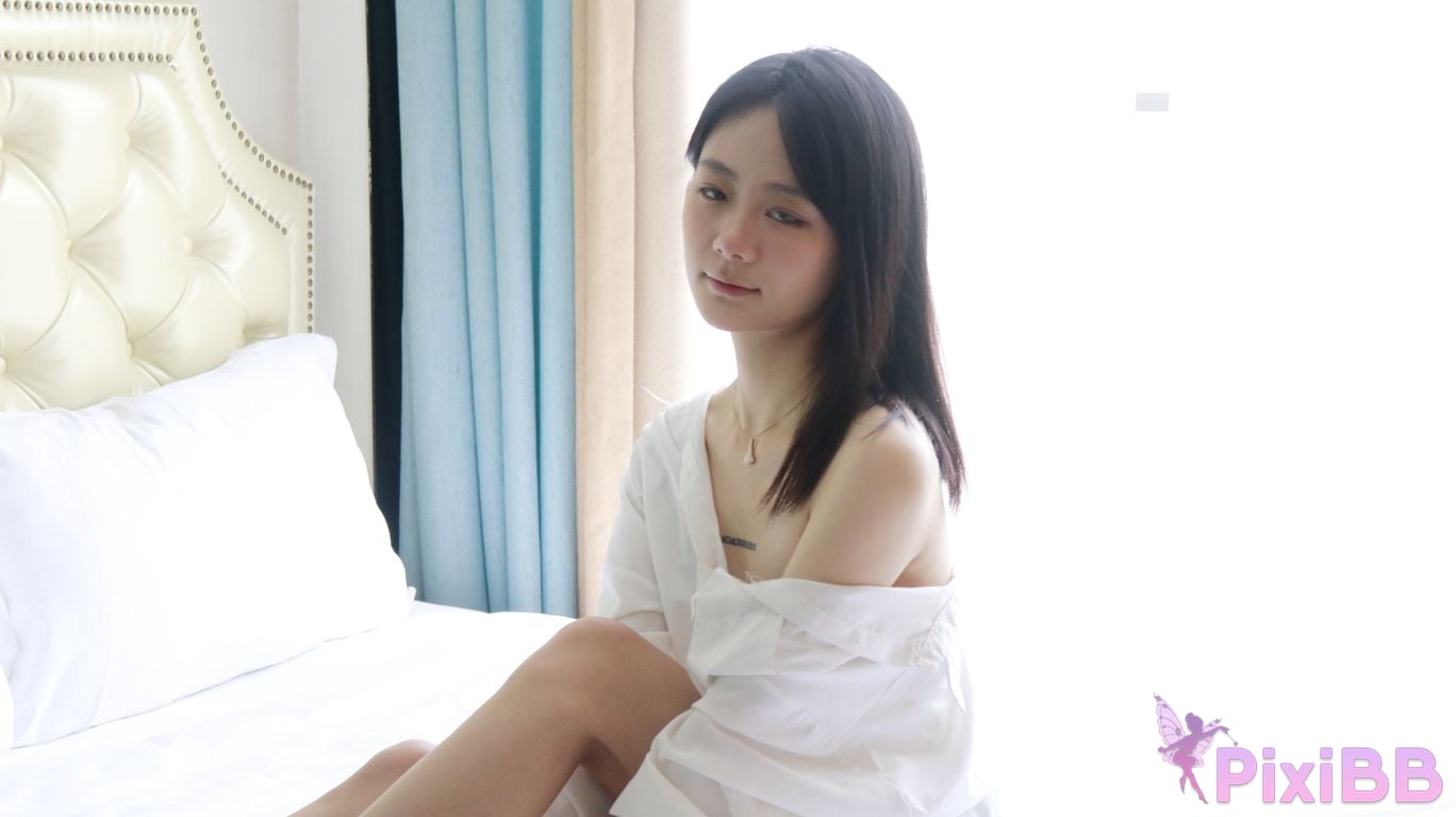 XR Uncensored Xie Xiaocong R18 XIUREN Model Whispers by the window PixiBB.COM 343