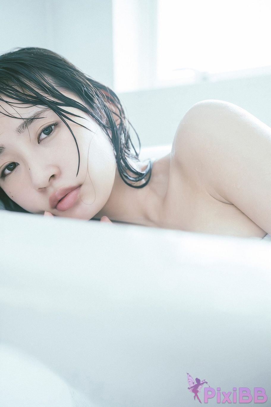 Japanese Idol Hinata Matsumoto lonely Lovely Doll PARADE digital photo book PixiBB.COM 075