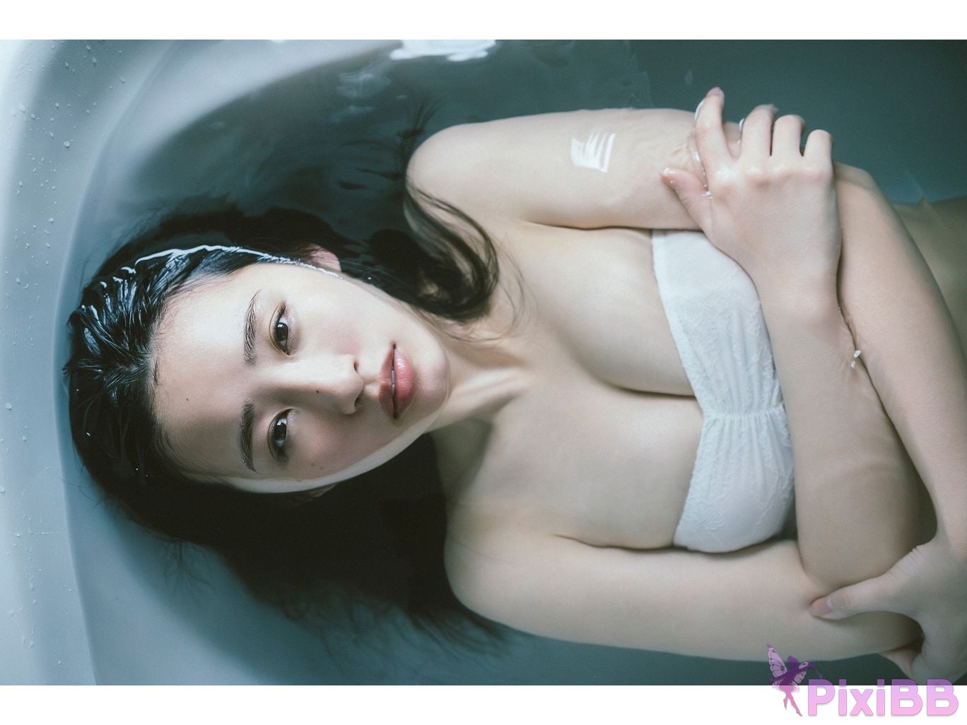 Japanese Idol Hinata Matsumoto lonely Lovely Doll PARADE digital photo book PixiBB.COM 079