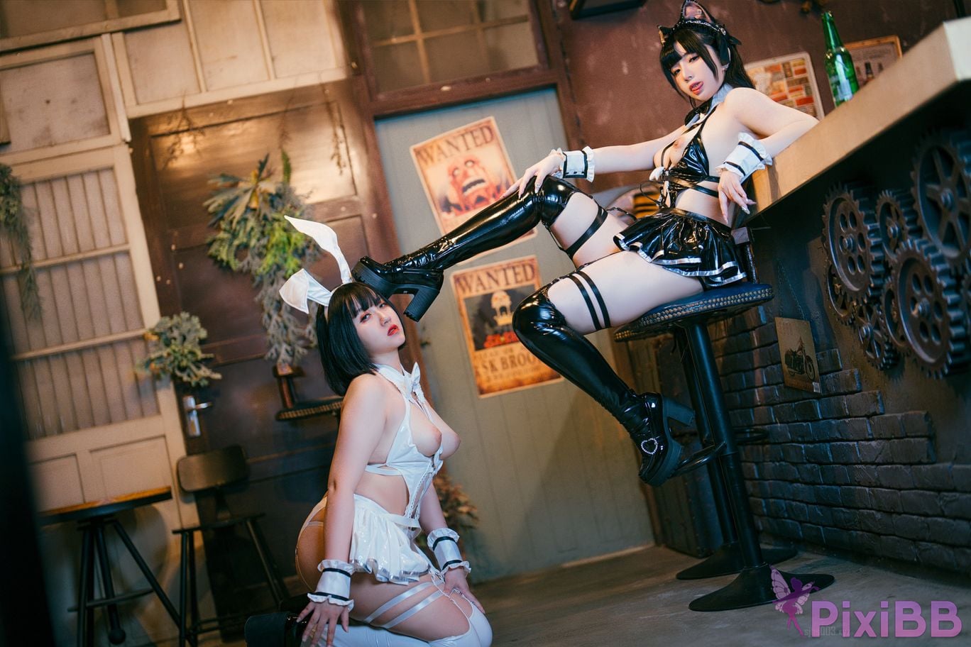 Coser Raku SUCCUBUS BAR PixiBB.COM 020