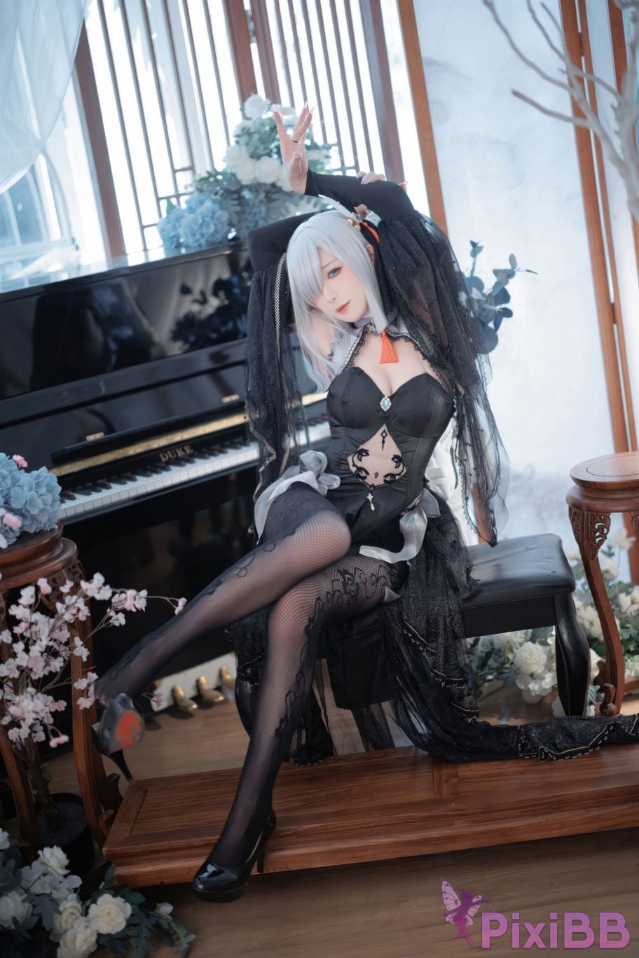Cosplayer Fengjiang v Genshin Shen He fans black wedding dress PixiBB.COM 002