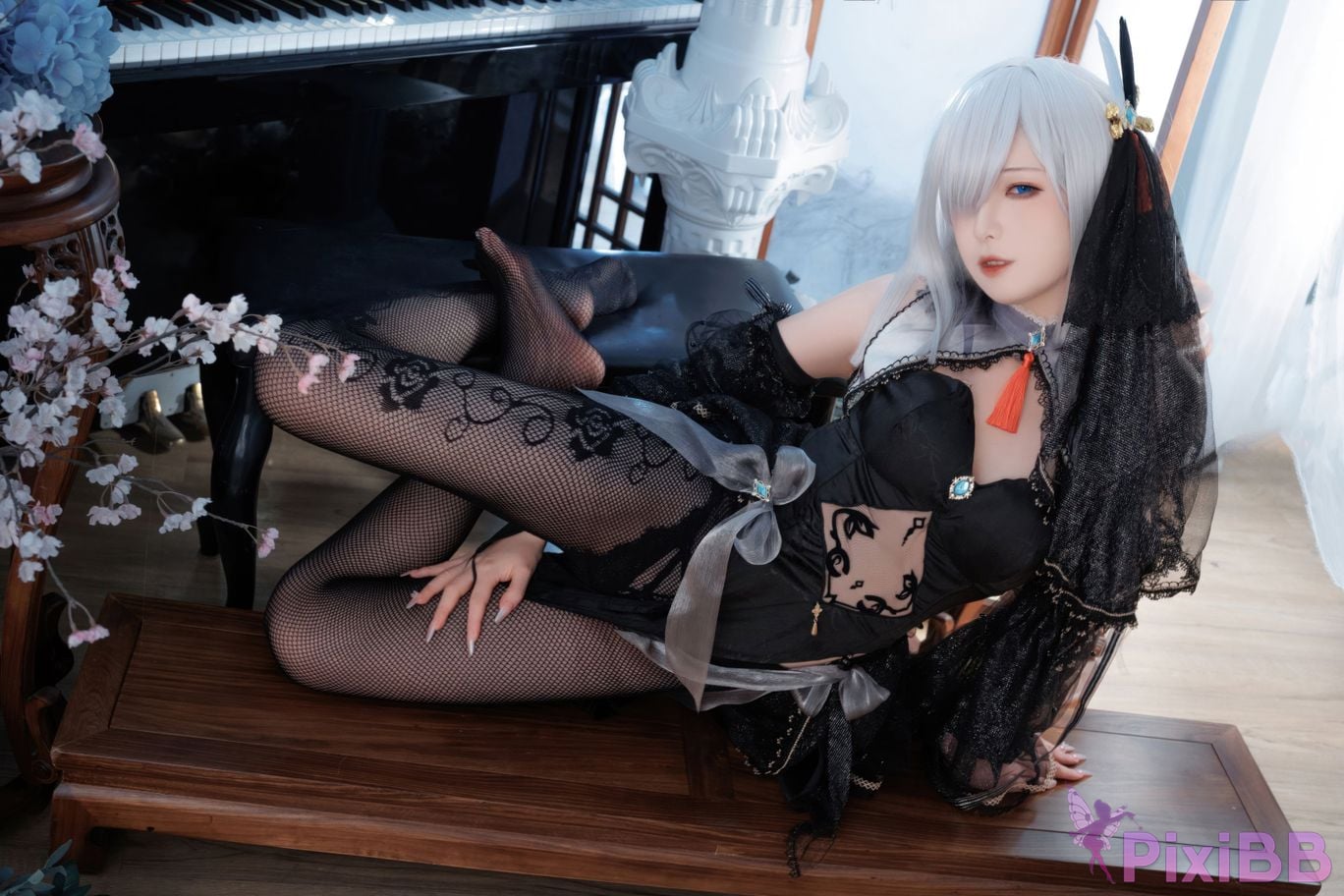 Cosplayer Fengjiang v Genshin Shen He fans black wedding dress PixiBB.COM 008