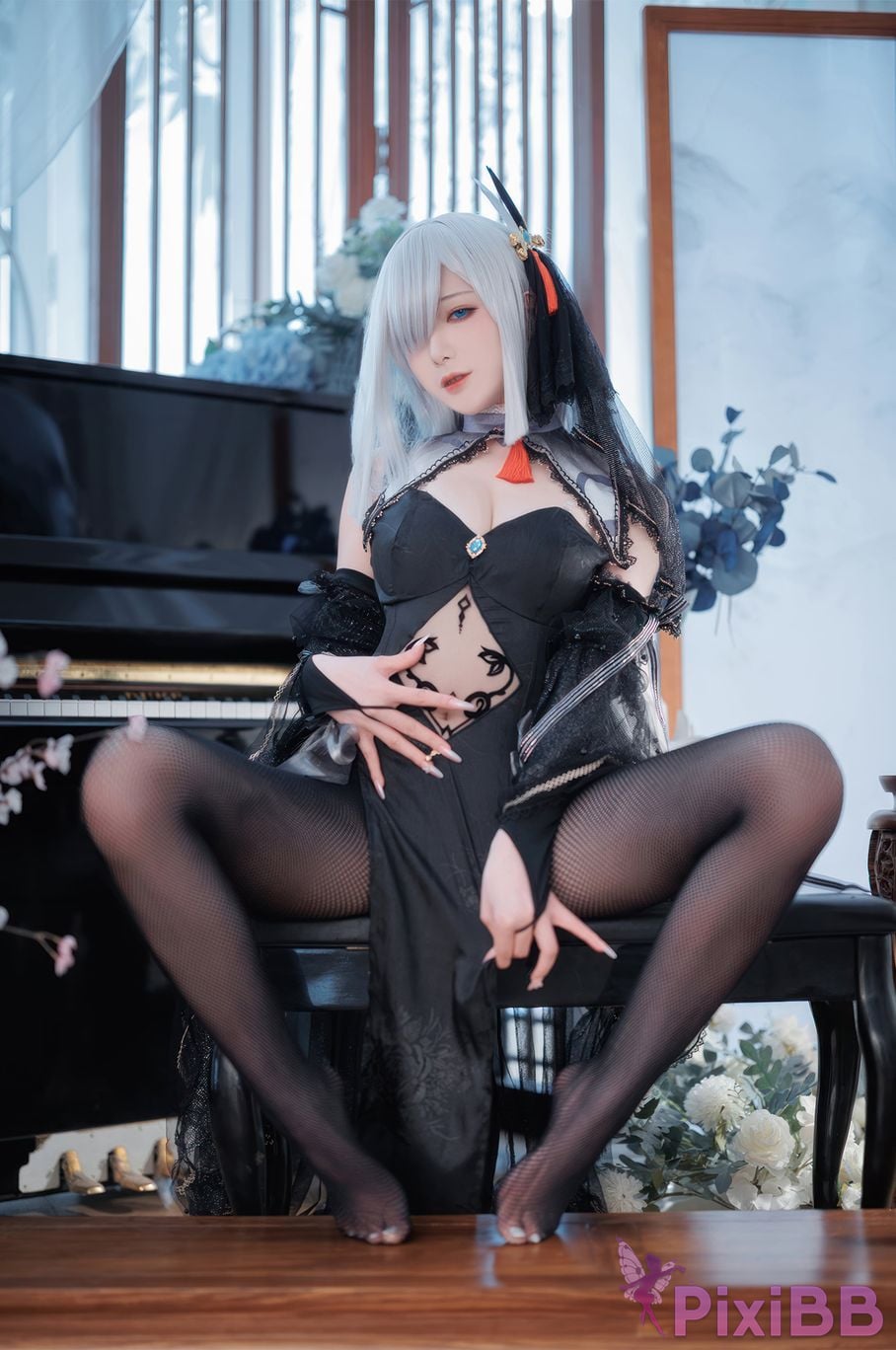 Cosplayer Fengjiang v Genshin Shen He fans black wedding dress PixiBB.COM 011