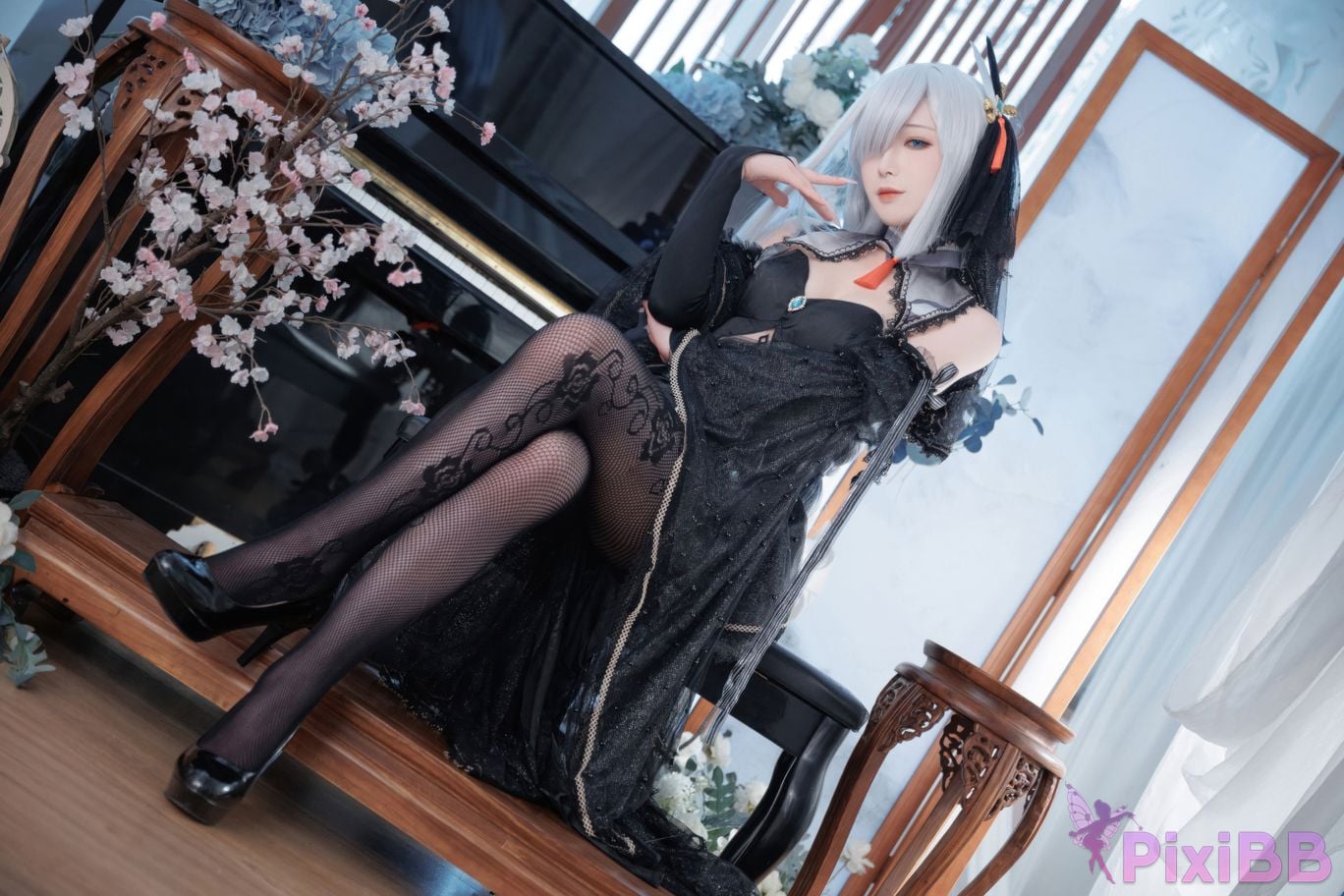 Cosplayer Fengjiang v Genshin Shen He fans black wedding dress PixiBB.COM 015