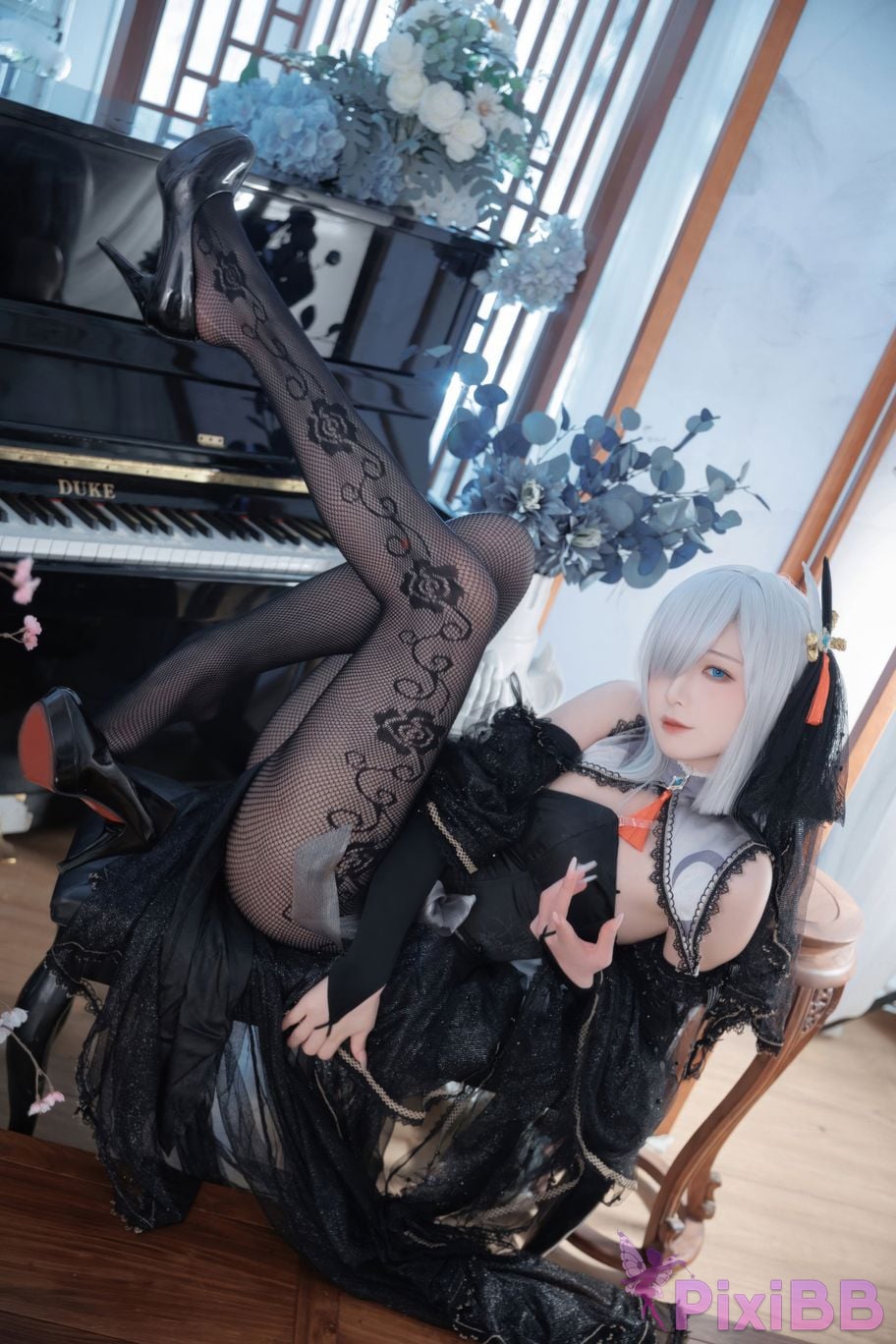 Cosplayer Fengjiang v Genshin Shen He fans black wedding dress PixiBB.COM 019