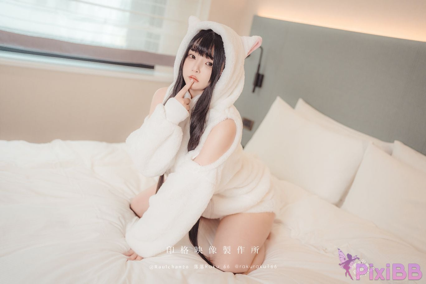 Cosplayer Luoluo Raku 8K white kitten PixiBB.COM 039