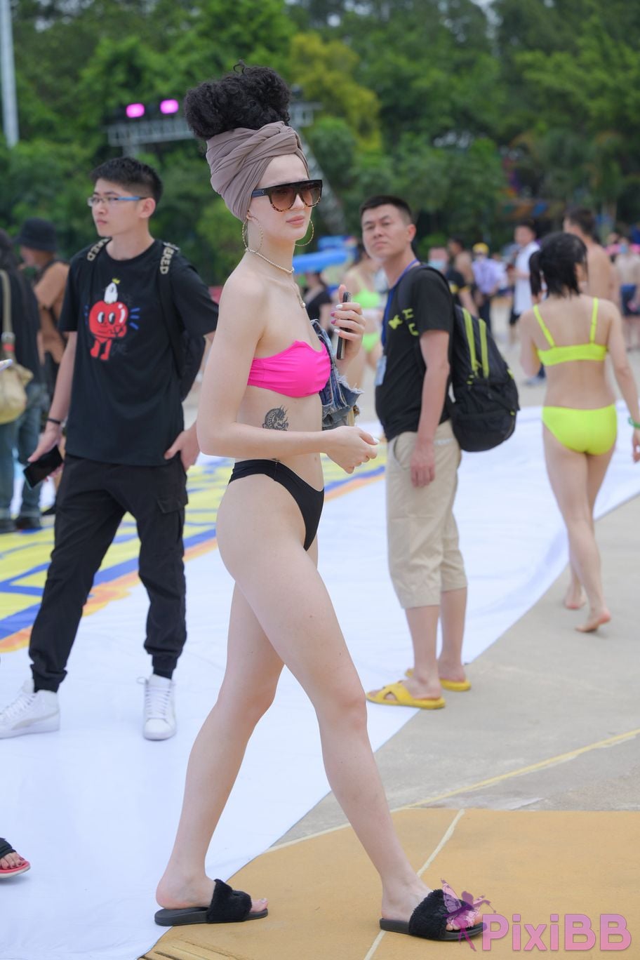Featured Street Photography Works No.5572 Pool beauty PixiBB.COM 139