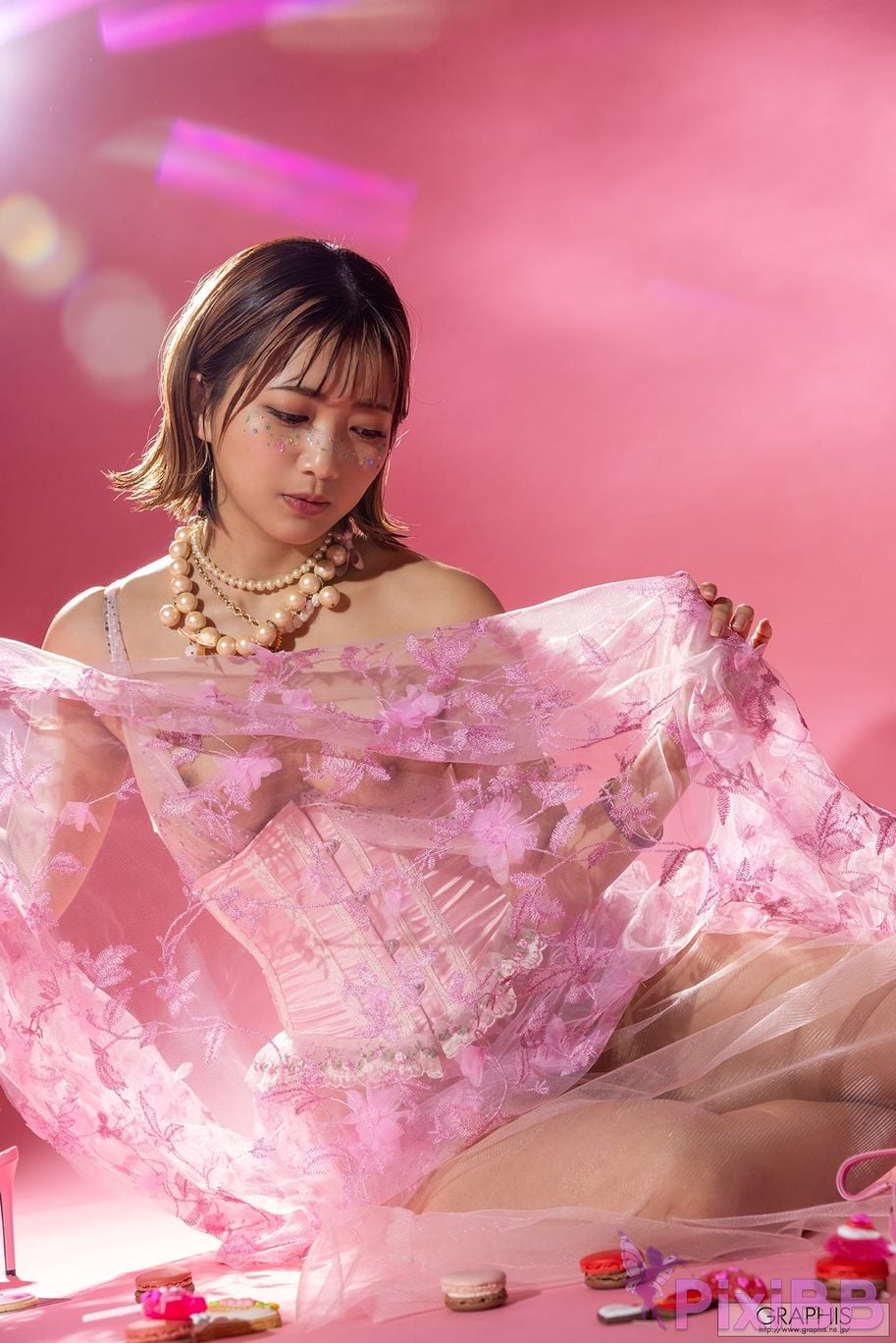 Japanese Idol Riko Hoshino Graphis Gals Limited Edition HAPPY NEW YEAR 2025 PixiBB.COM 008