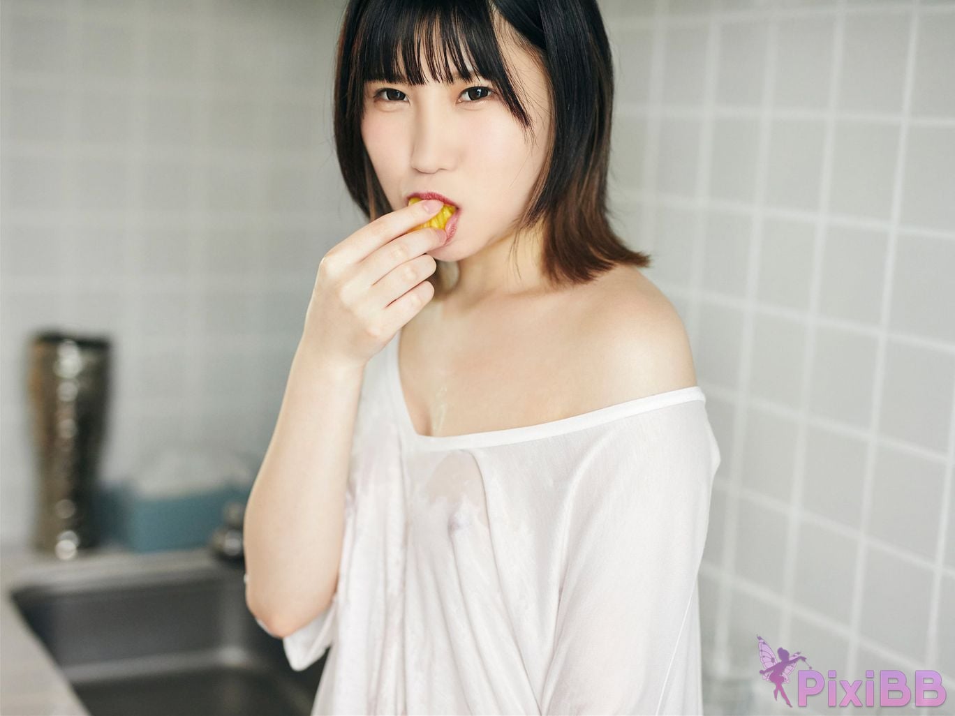 Japanese Idol Yui Kawamura FLASH digital photo book R Do you look pure PixiBB.COM 037