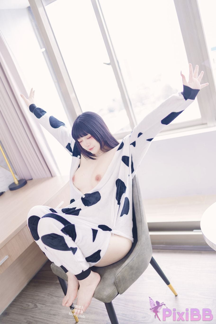 Cosplayer Luoluo Raku 8K dairy cow Milky PixiBB.COM 002