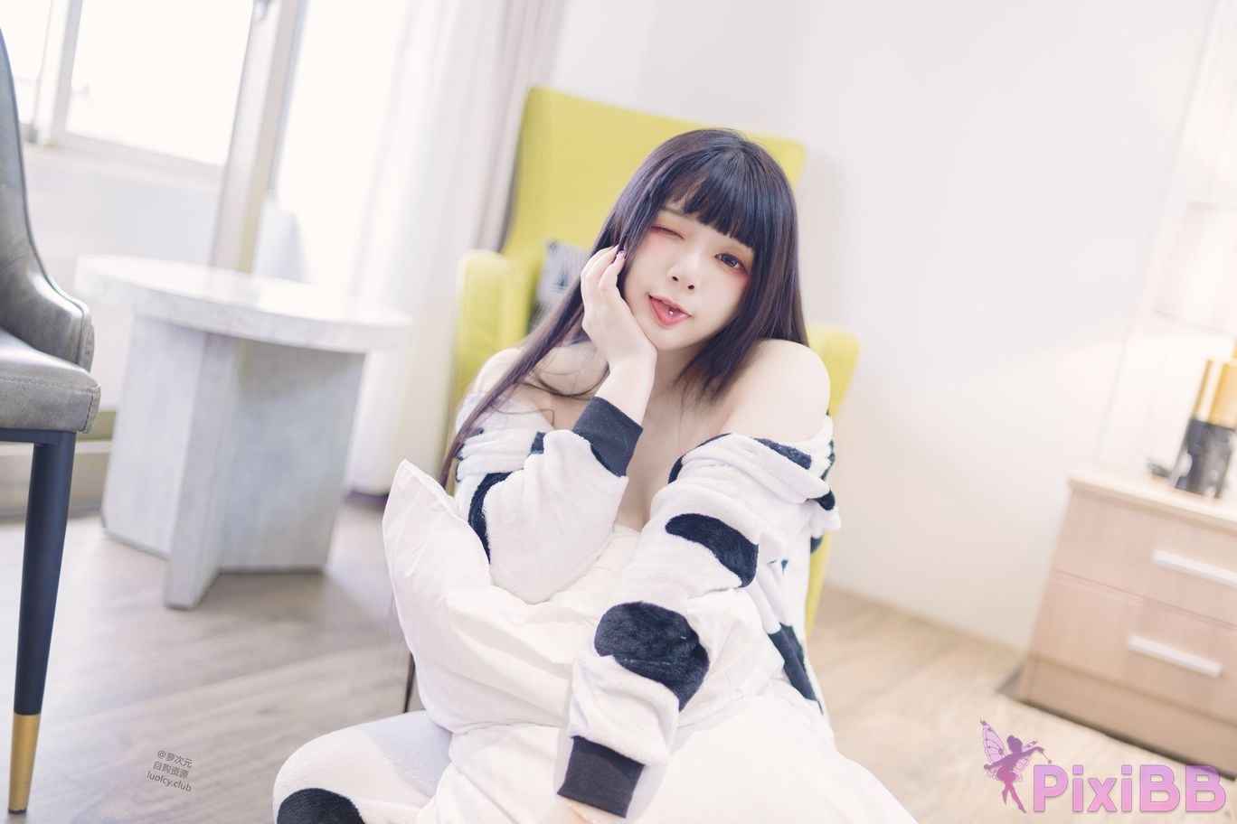 Cosplayer Luoluo Raku 8K dairy cow Milky PixiBB.COM 030